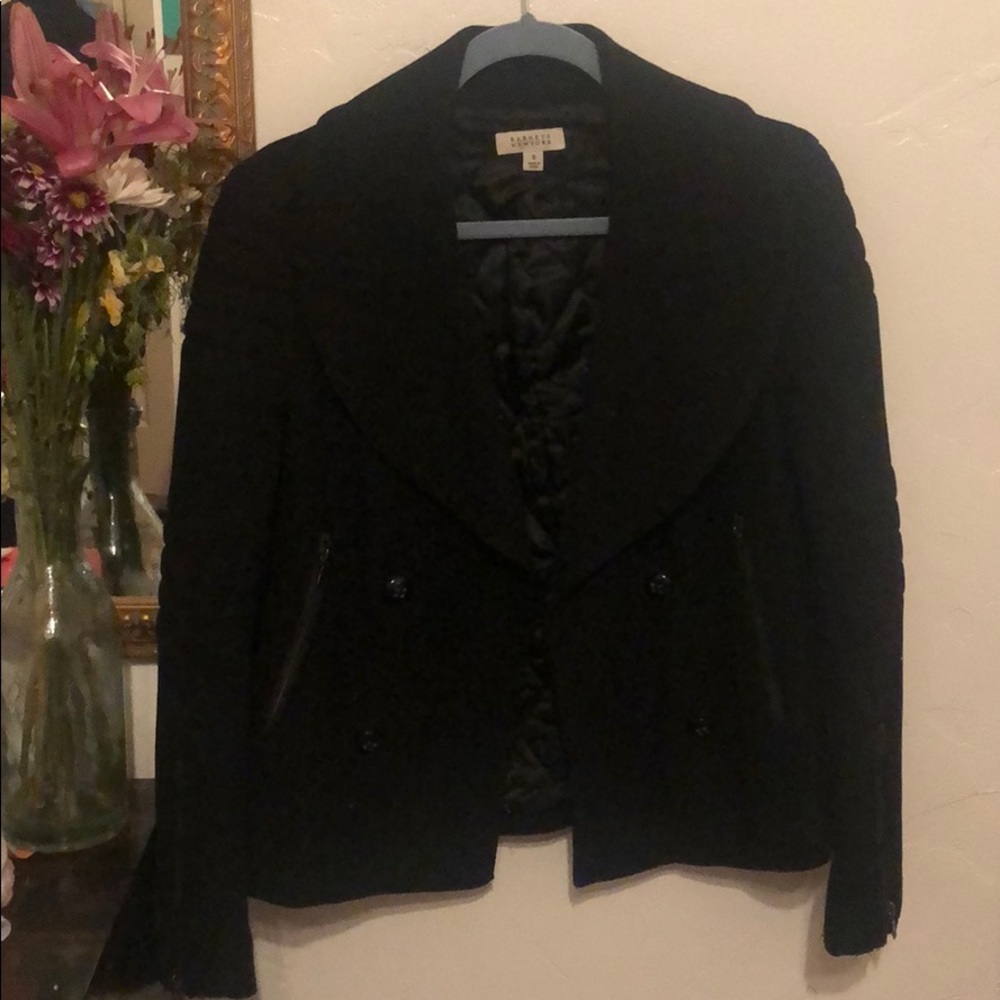 Barney’s New York black pea coat w/ cute details🤩
